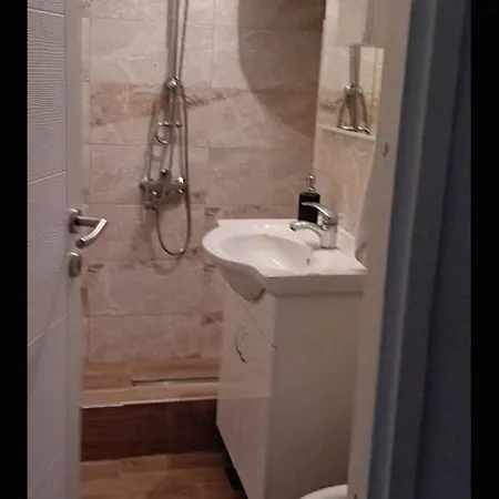 Haluge Apartment *